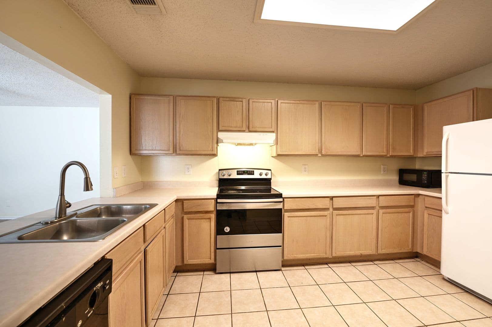 San Antonio House: 5439 CHAMPIONS HILL