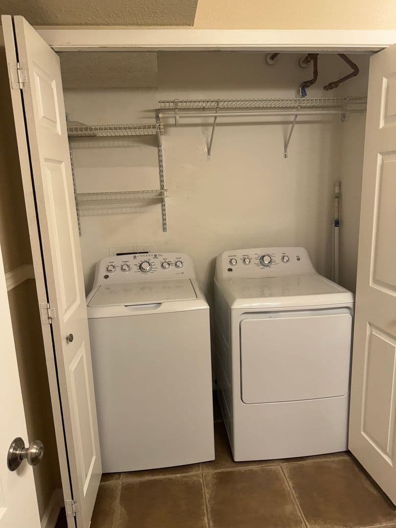 SAN ANTONIO House: 11311 SIR WINSTON UNIT #508