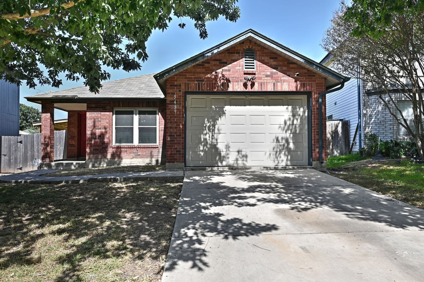 San Antonio House: 5439 CHAMPIONS HILL