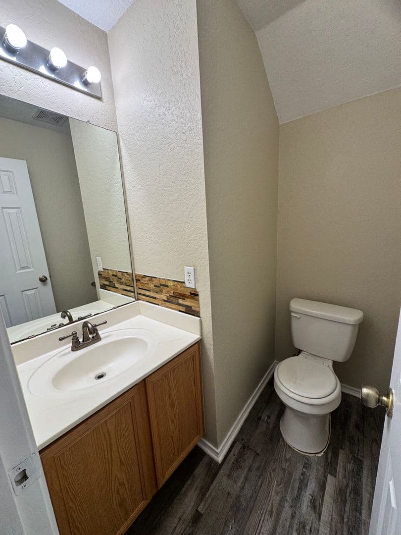 SAN ANTONIO House: 2218 BEDFORD STAGE