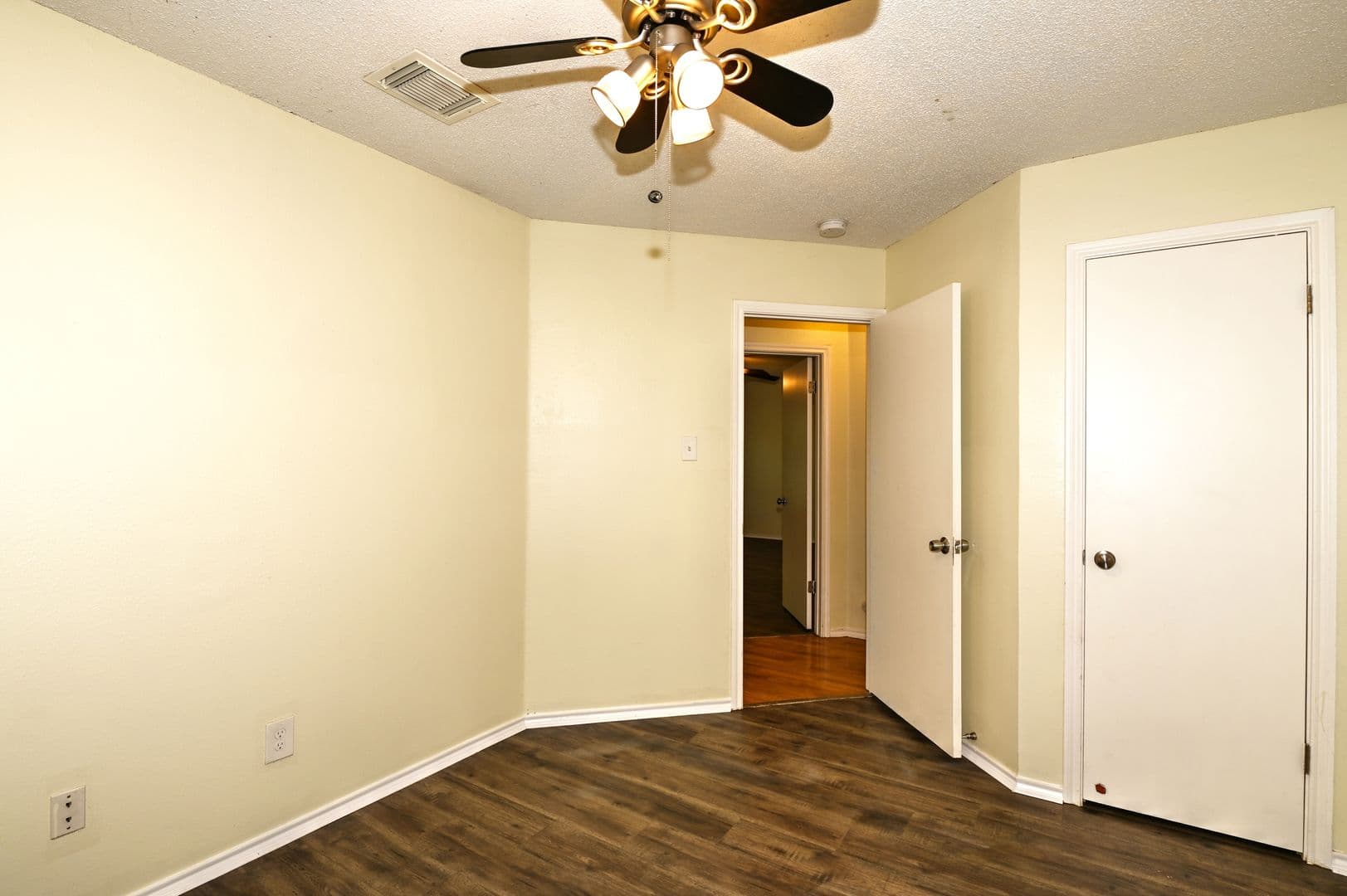 San Antonio House: 5439 CHAMPIONS HILL