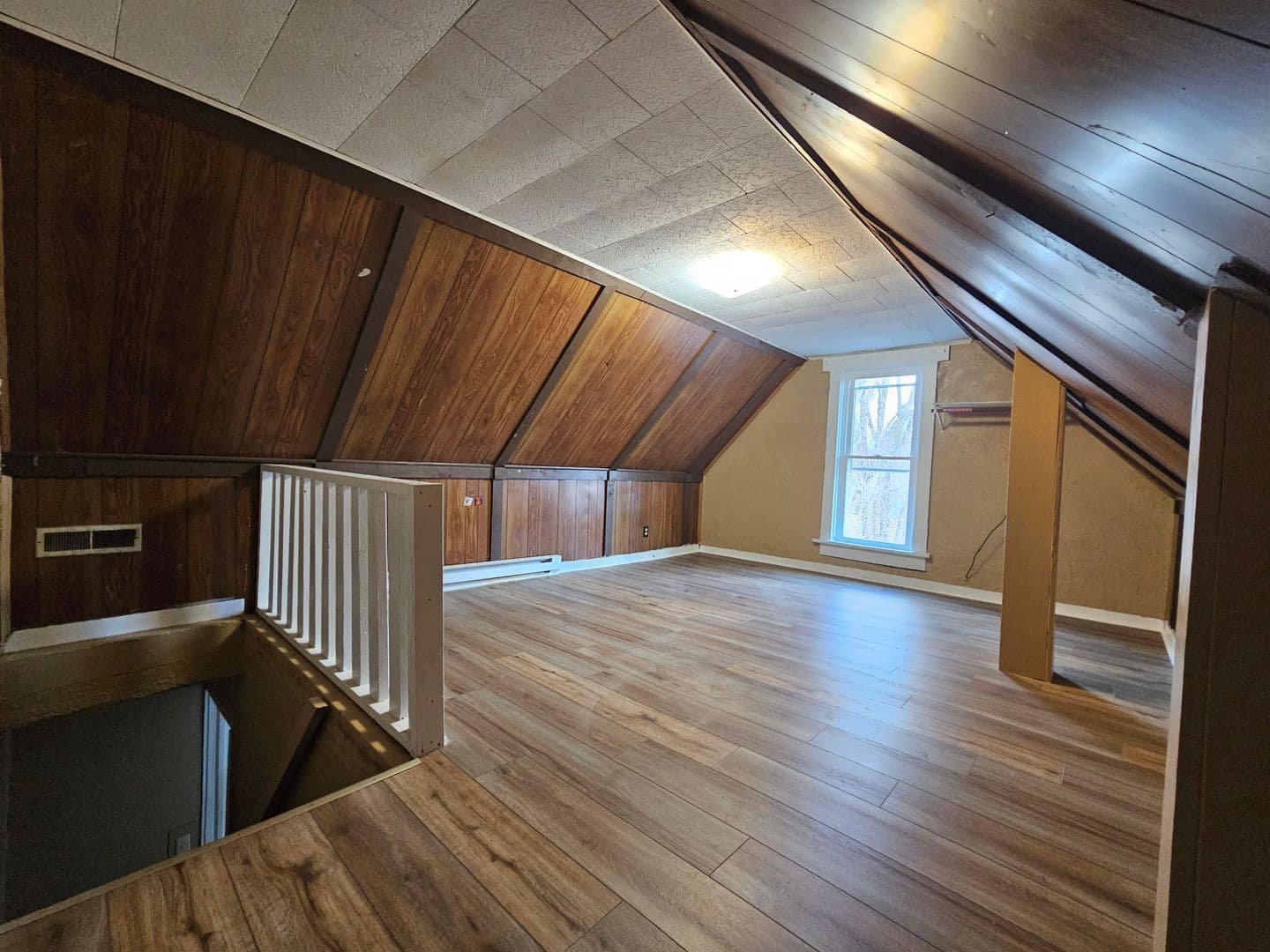 Peoria House: 522 Sloan St