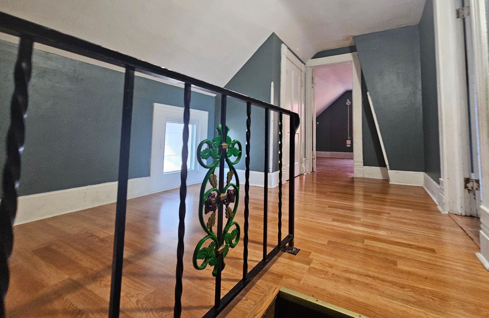 Davenport House: 2029 W 1st St