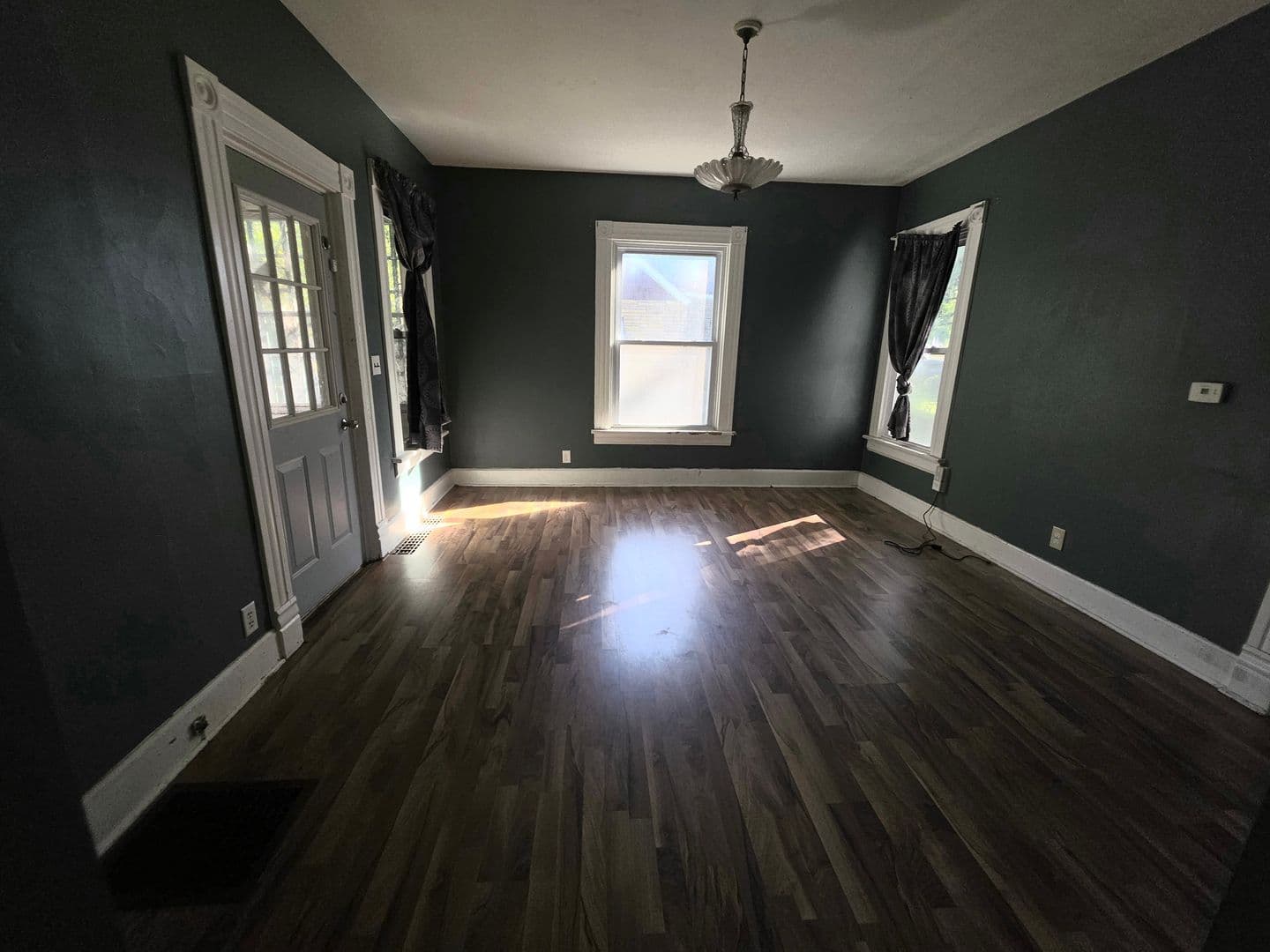 Davenport House: 2029 W 1st St