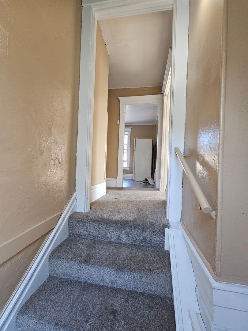 Peoria Apartment: 706 Spring St