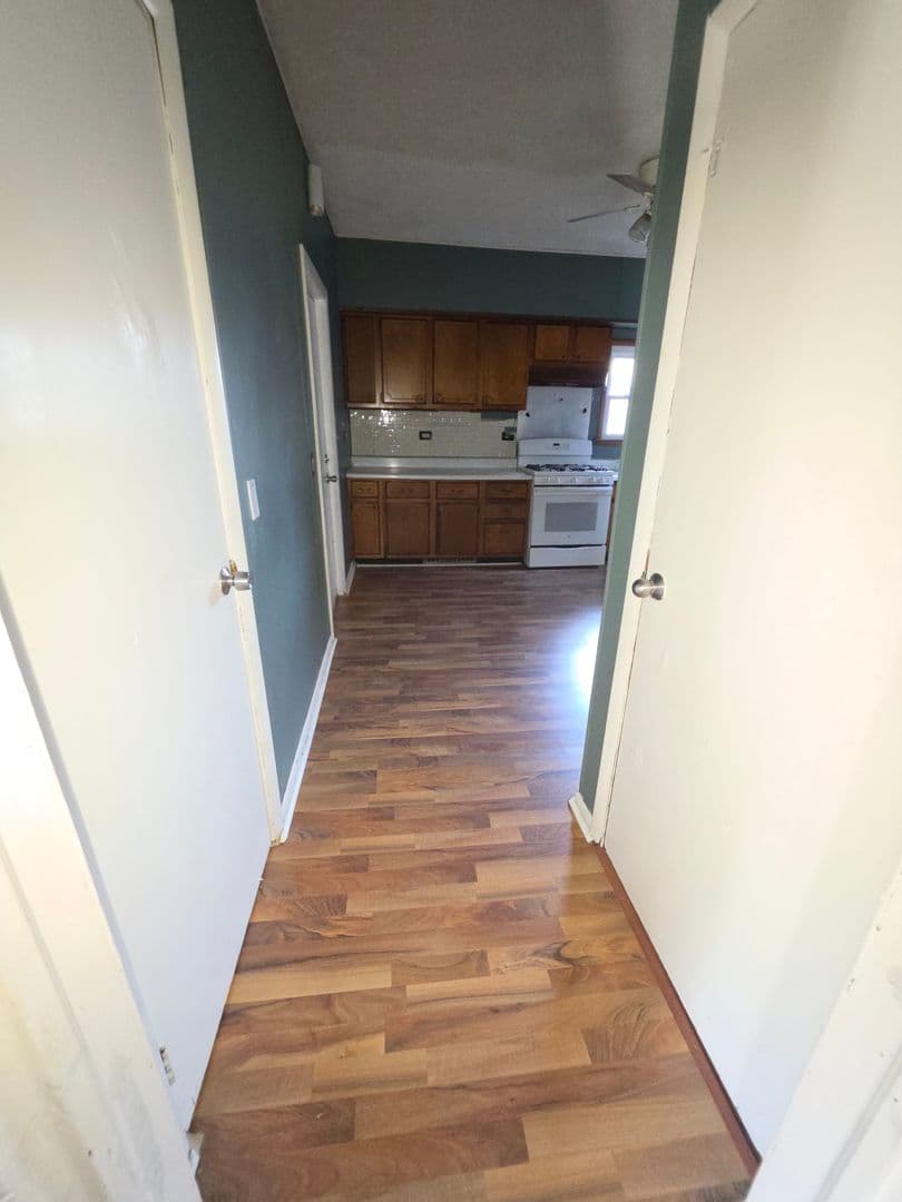 Davenport House: 2029 W 1st St