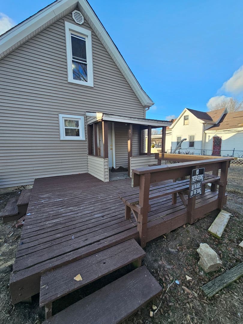 Peoria House: 522 Sloan St