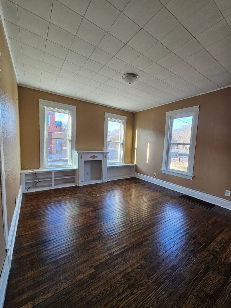 Peoria House: 522 Sloan St