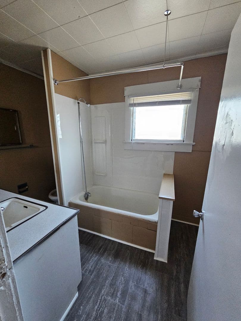 Peoria Apartment: 706 Spring St