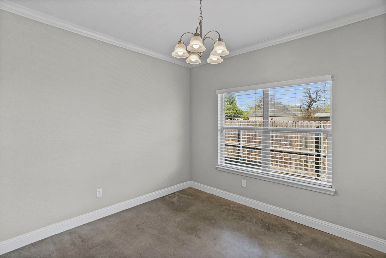 Fort Worth House: 2800 Gordon Ave