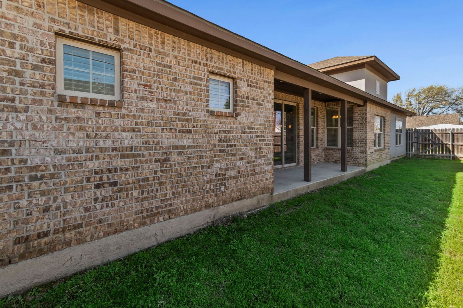 Fort Worth House: 2800 Gordon Ave