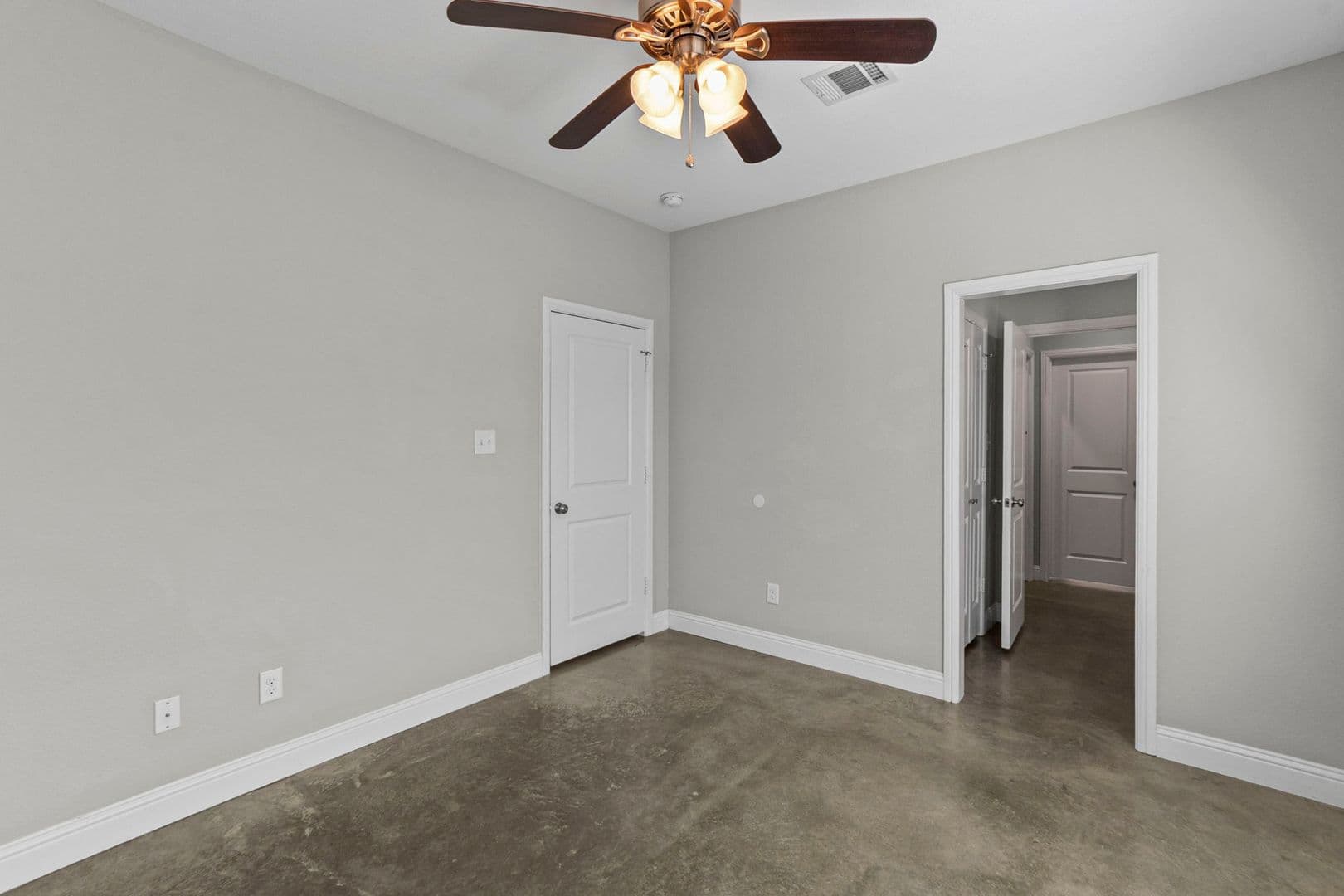 Fort Worth House: 2800 Gordon Ave
