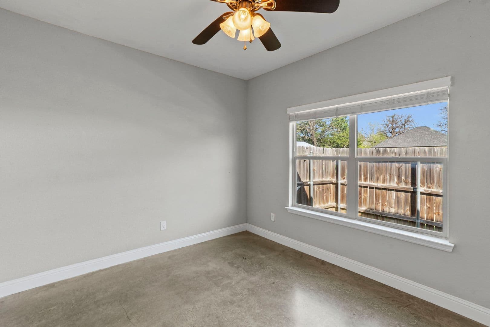 Fort Worth House: 2800 Gordon Ave