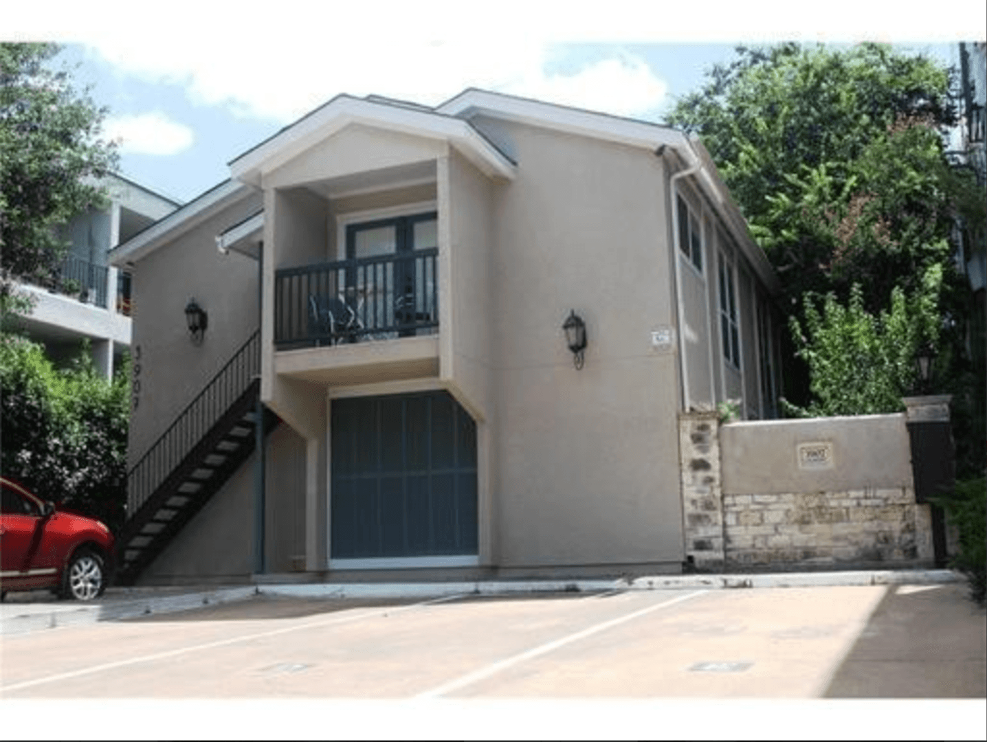 Dallas Apartment: 3907 Gilbert Ave