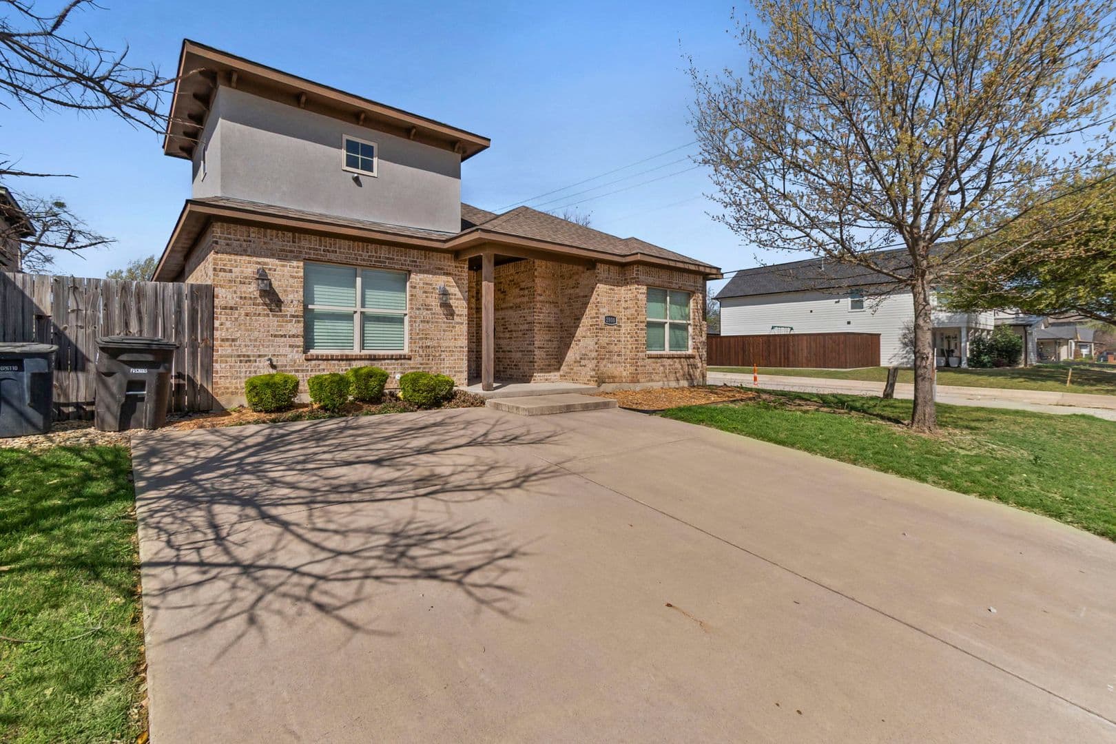 Fort Worth House: 2800 Gordon Ave
