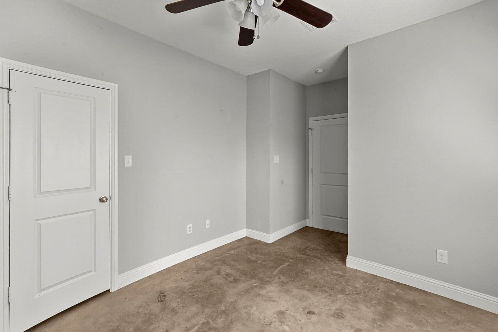 Fort Worth House: 2806 Gordon Ave