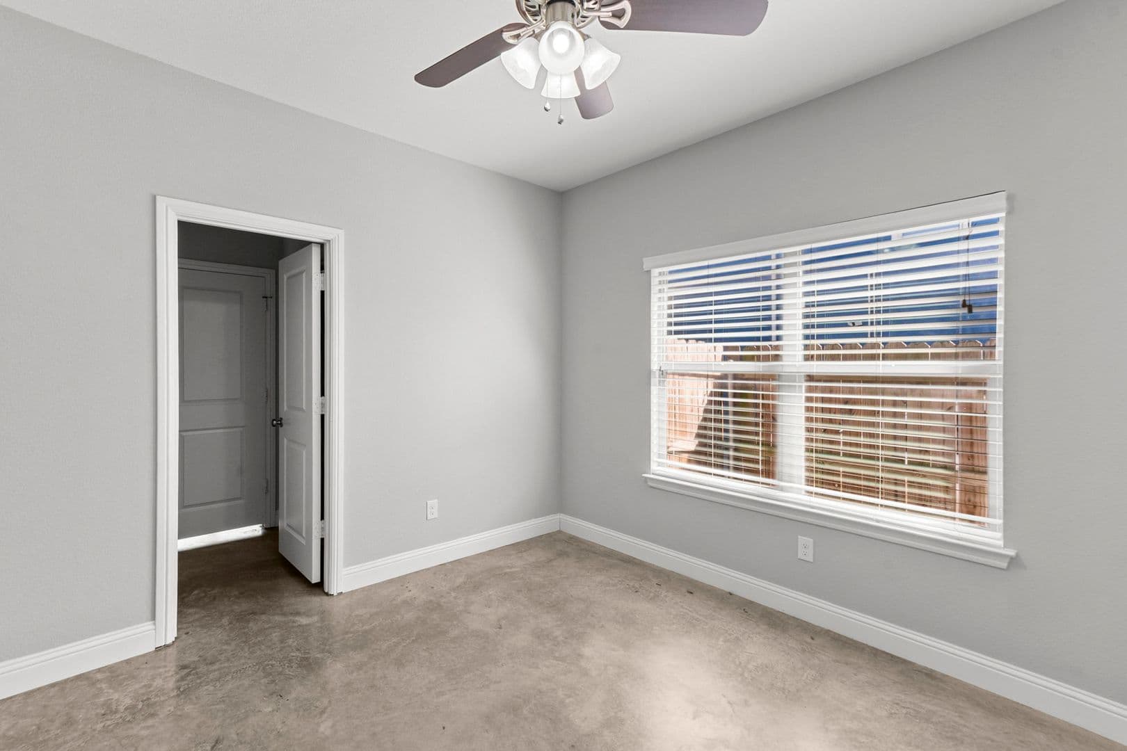 Fort Worth House: 2806 Gordon Ave