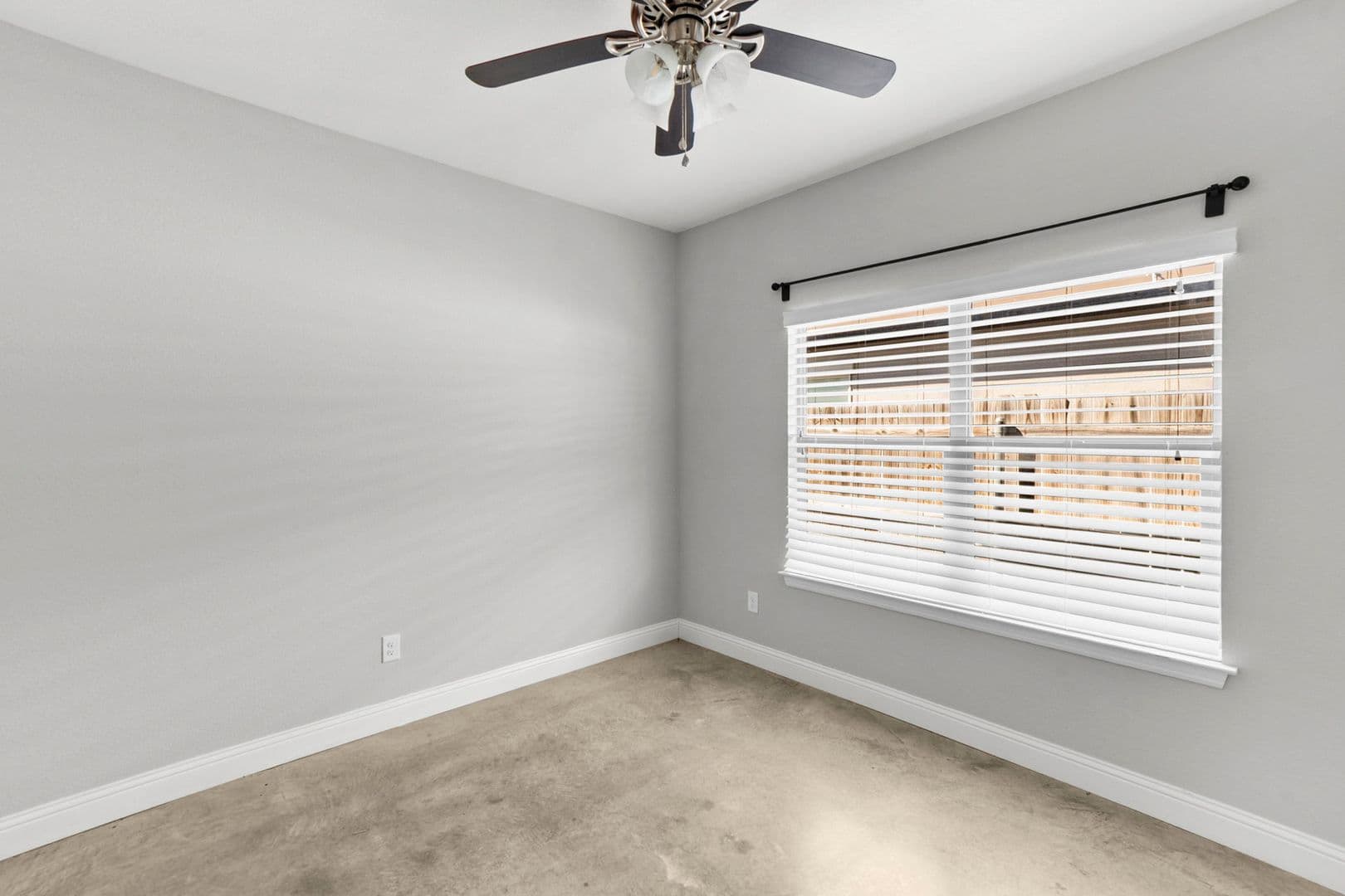 Fort Worth House: 2806 Gordon Ave
