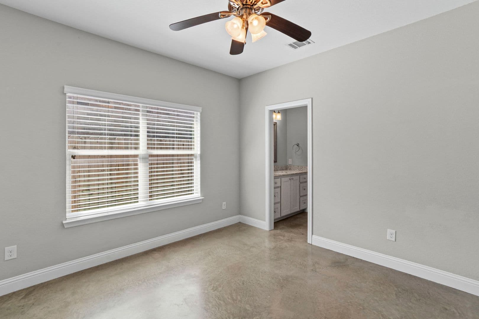 Fort Worth House: 2800 Gordon Ave