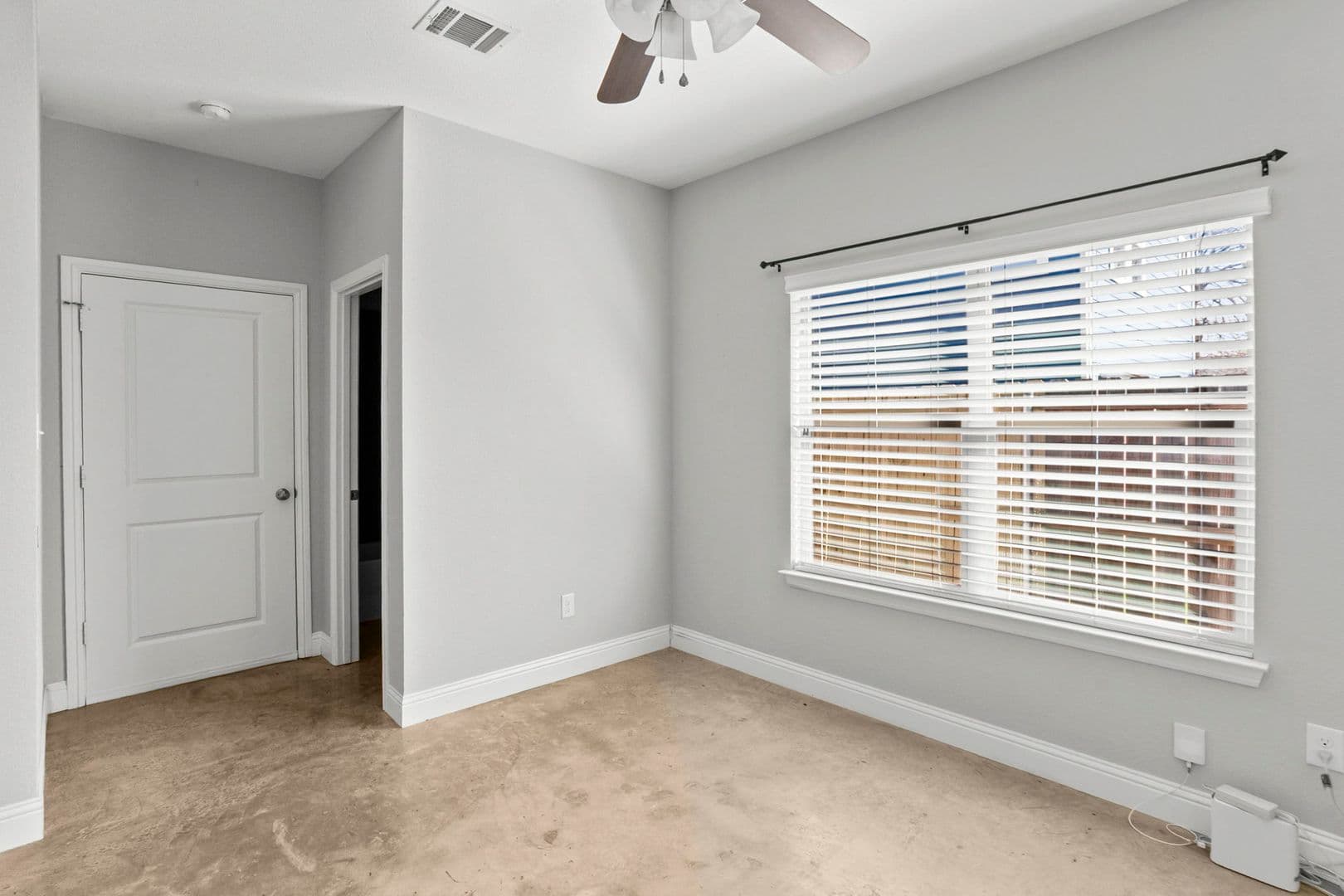 Fort Worth House: 2806 Gordon Ave