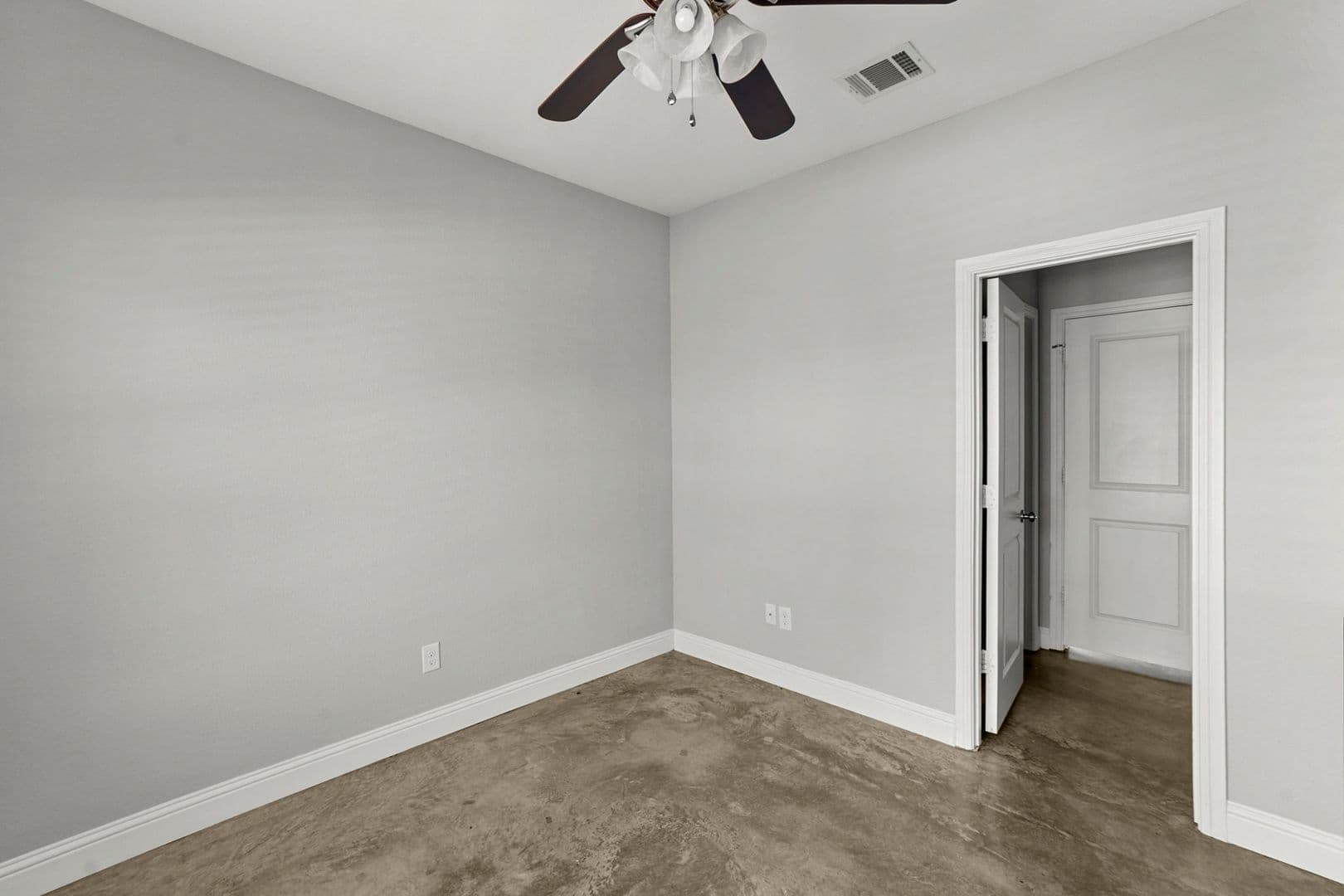 Fort Worth House: 2806 Gordon Ave