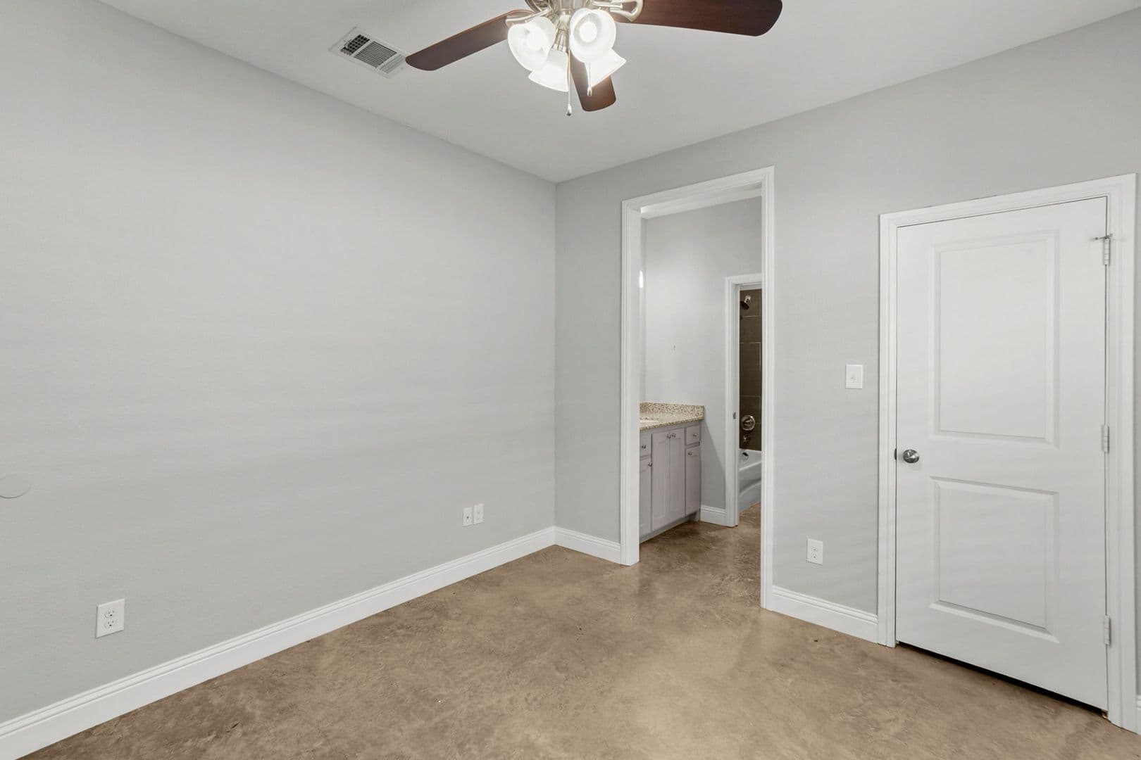 Fort Worth House: 2806 Gordon Ave