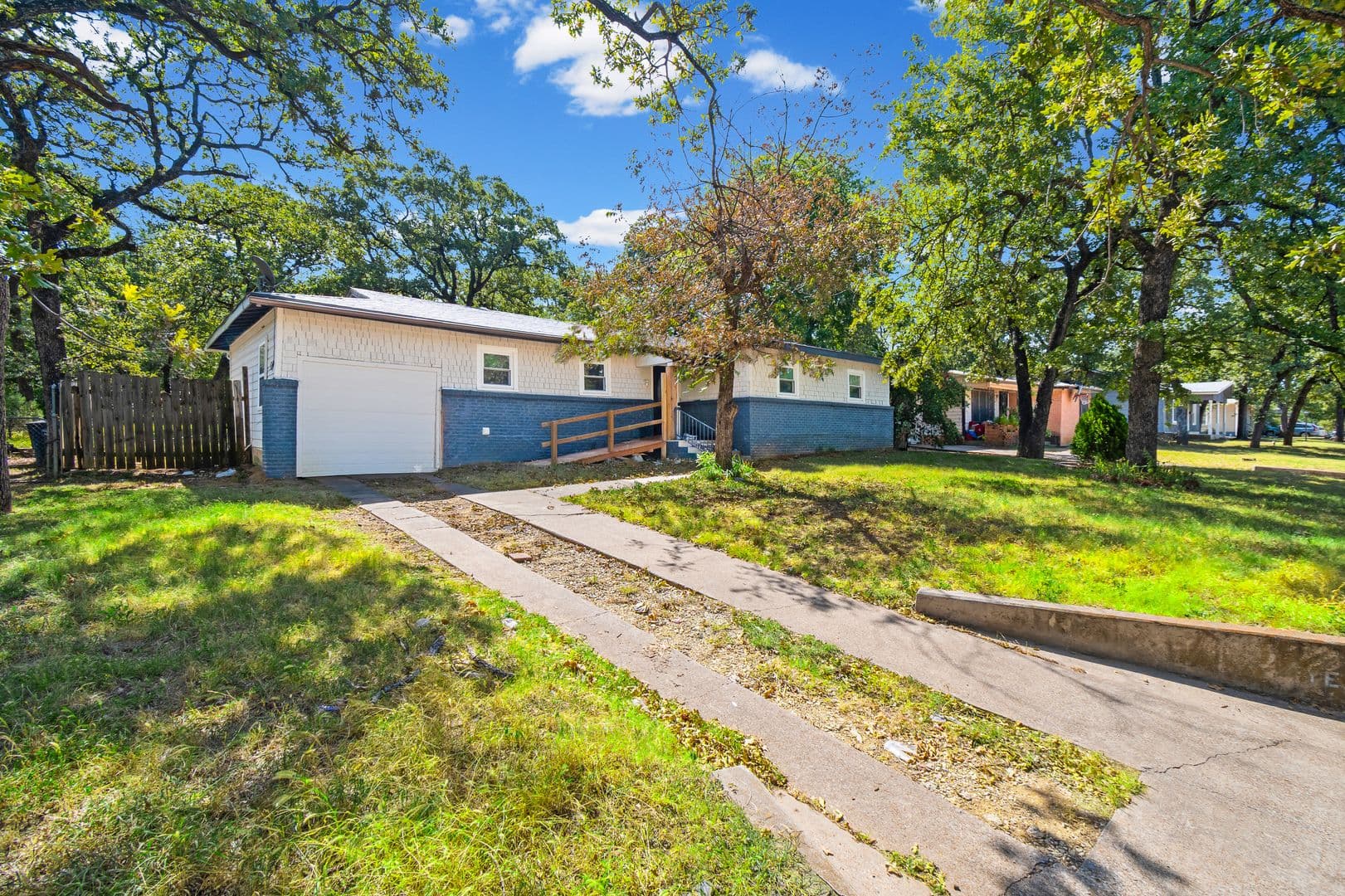 Fort Worth House: 2515 Yeager St