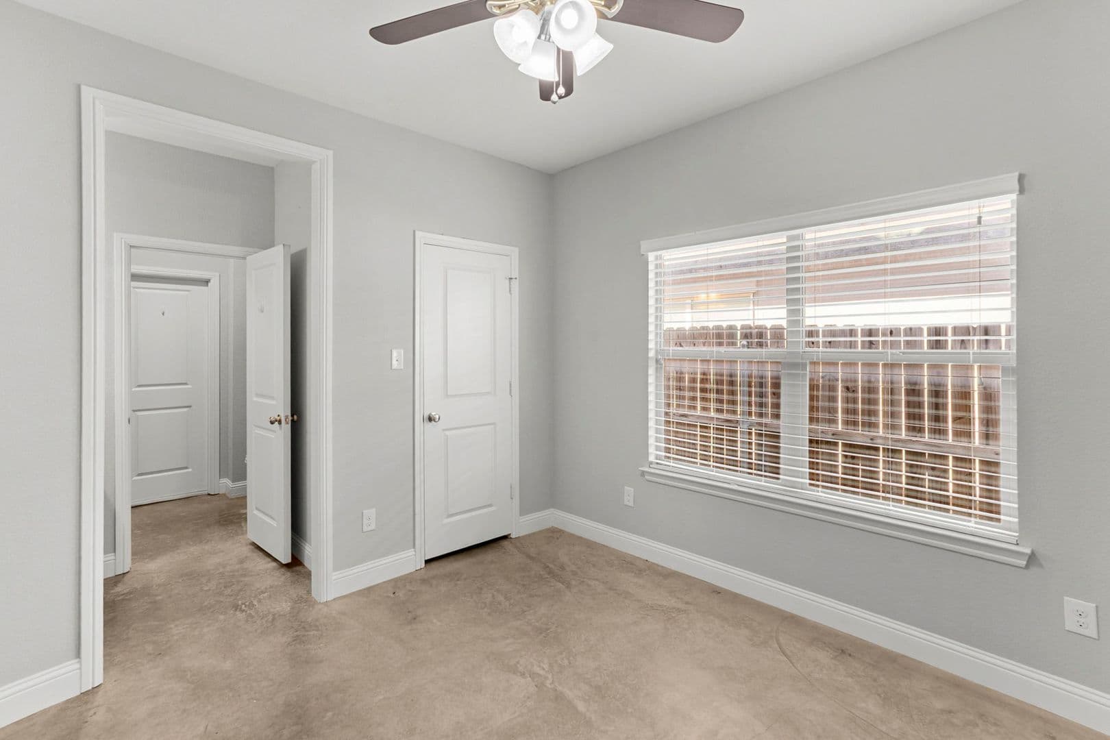 Fort Worth House: 2806 Gordon Ave