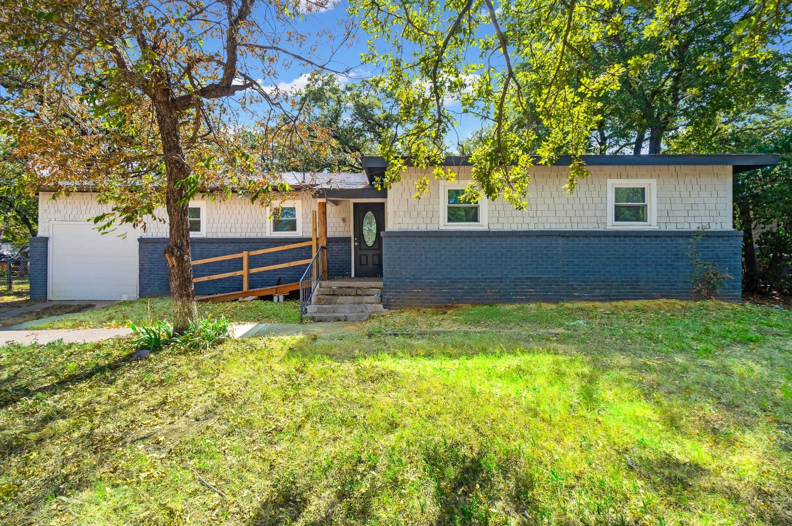 Fort Worth House: 2515 Yeager St