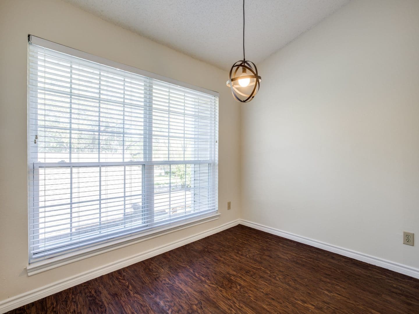 Dallas House: 8550 Fair Oaks Crossing #204