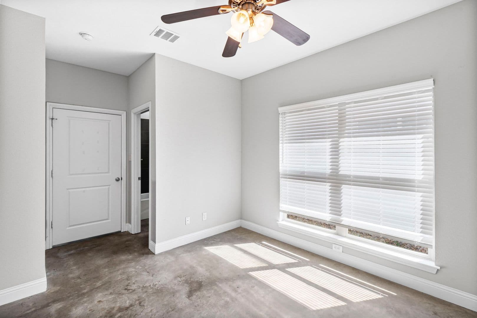 Fort Worth House: 2704 Gordon Ave - 1