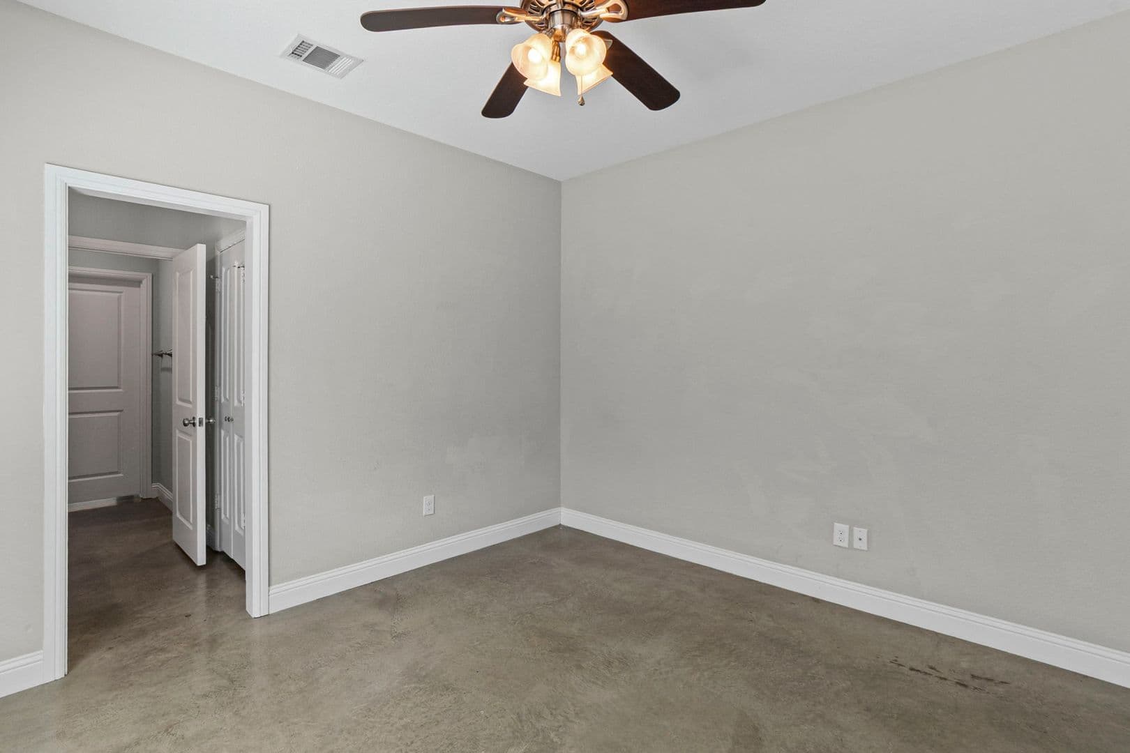 Fort Worth House: 2800 Gordon Ave