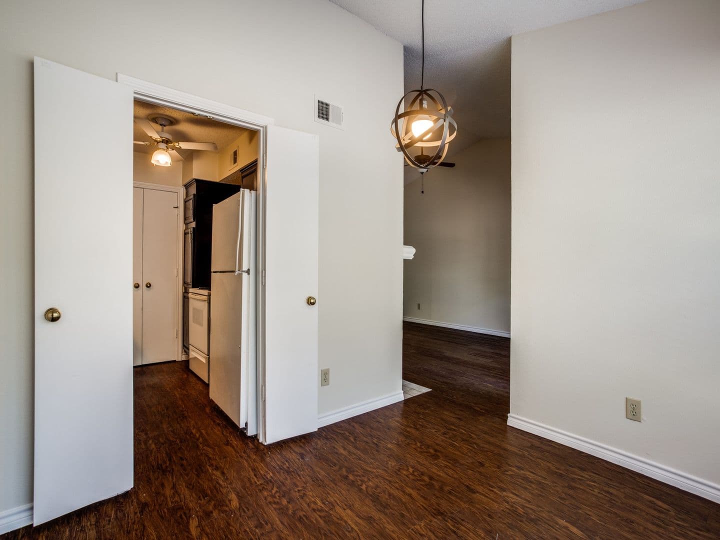 Dallas House: 8550 Fair Oaks Crossing #204