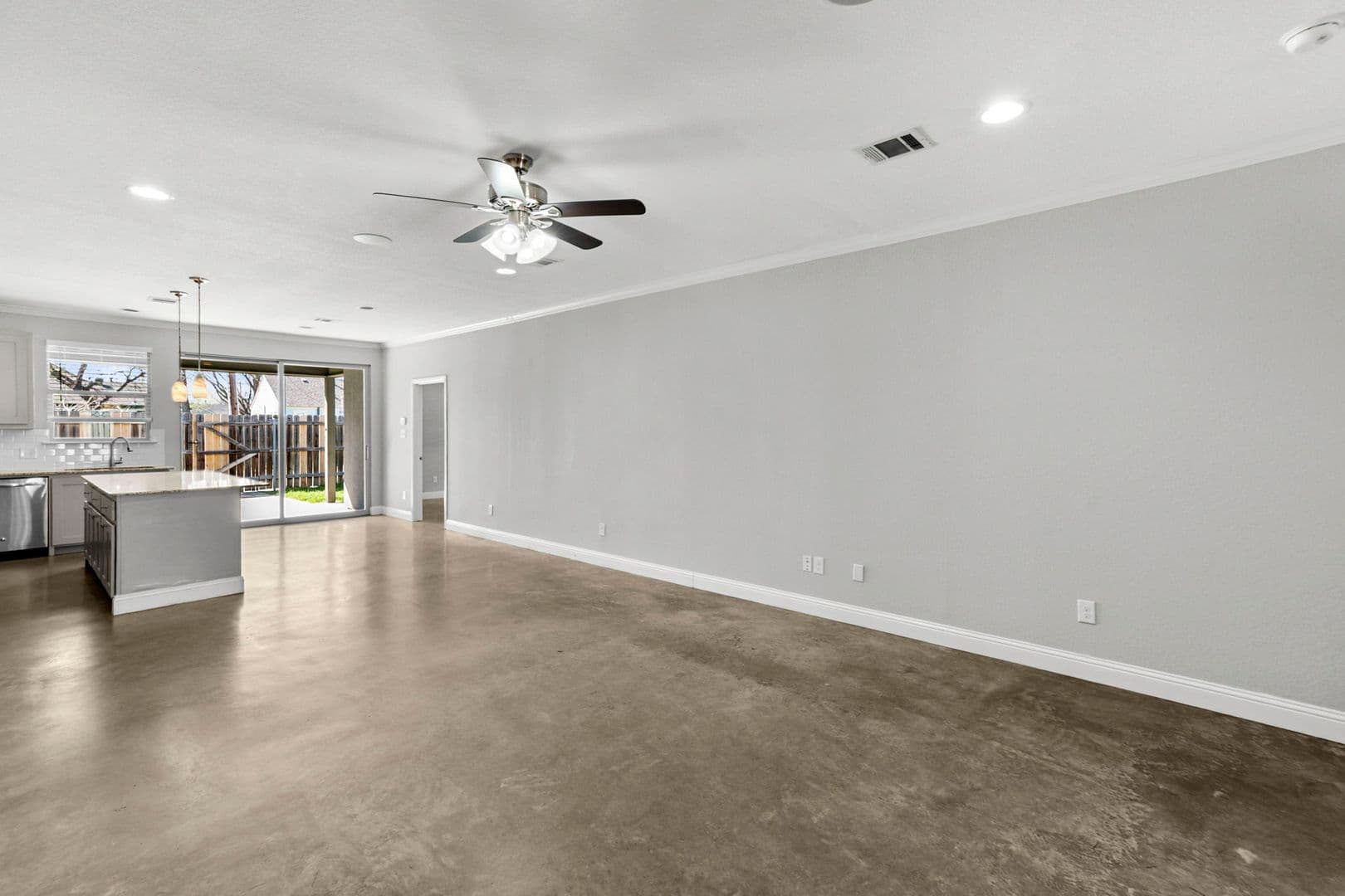 Fort Worth House: 2806 Gordon Ave