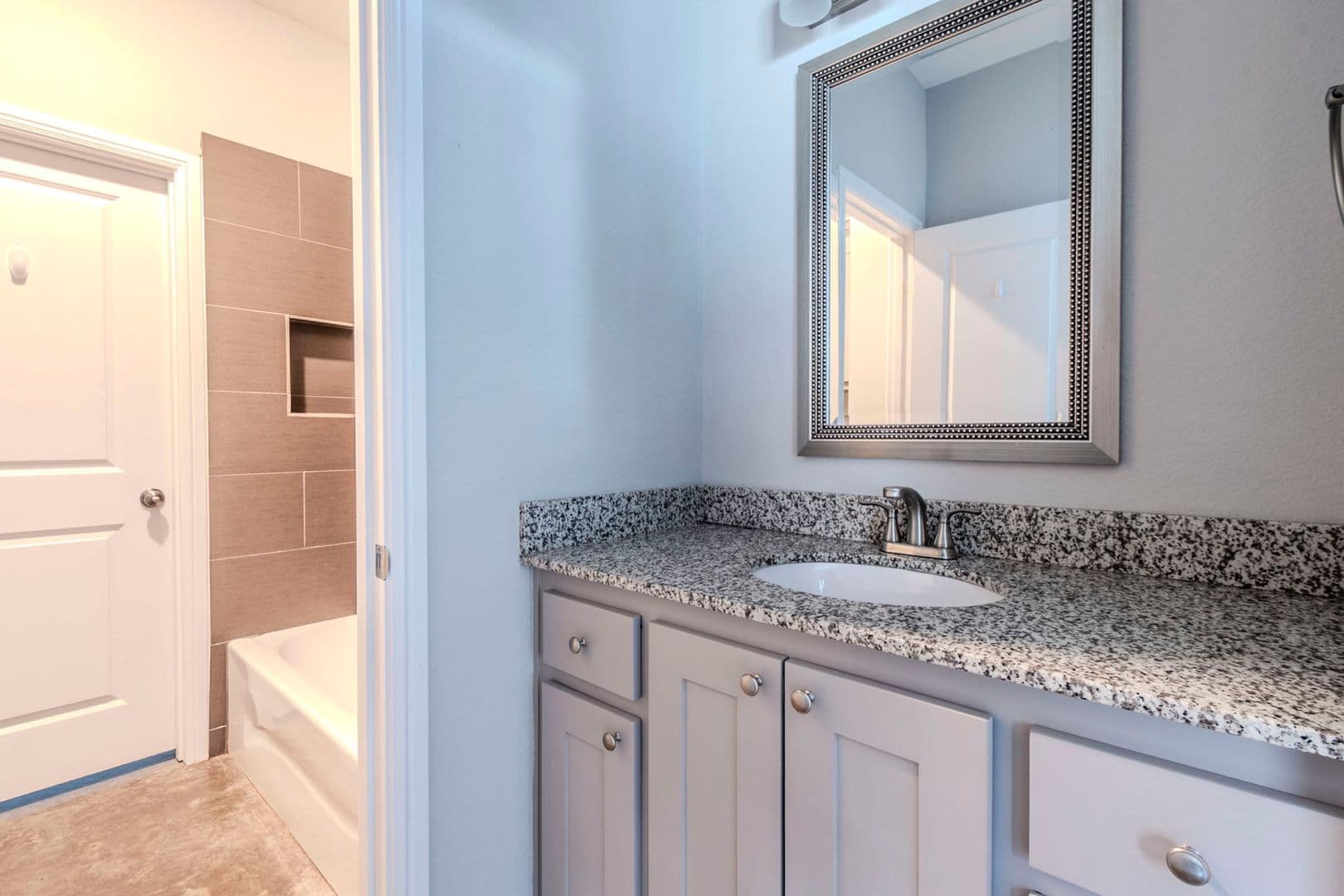 Fort Worth House: 2806 Gordon Ave