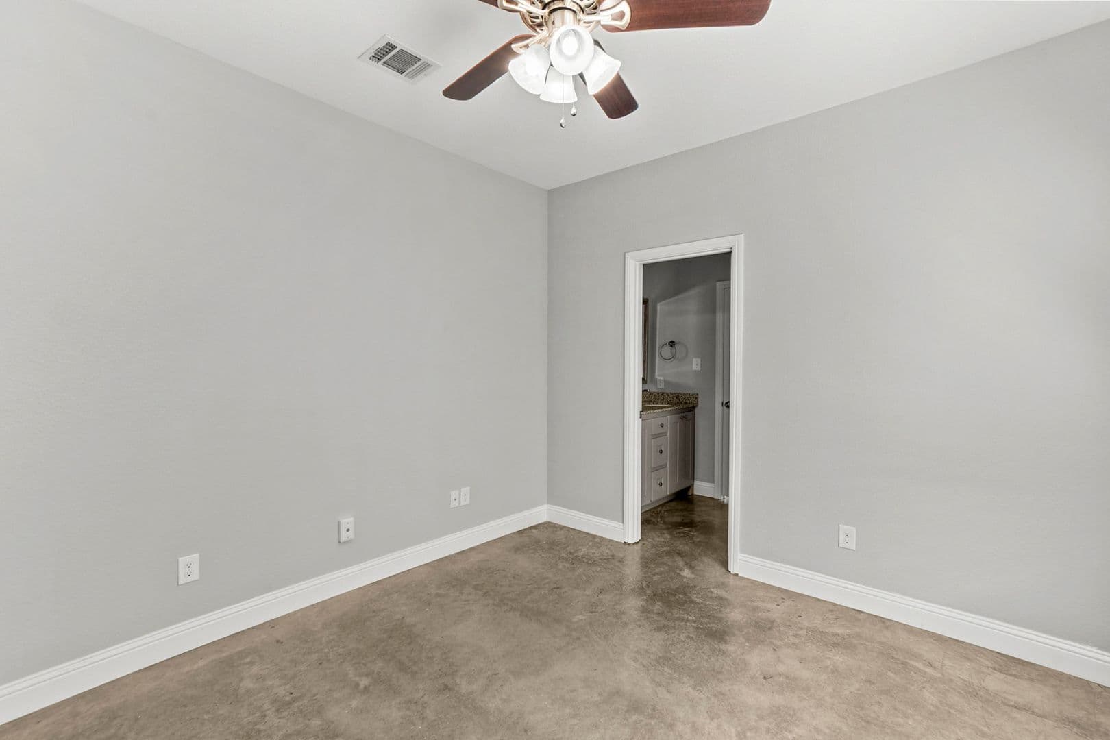 Fort Worth House: 2806 Gordon Ave