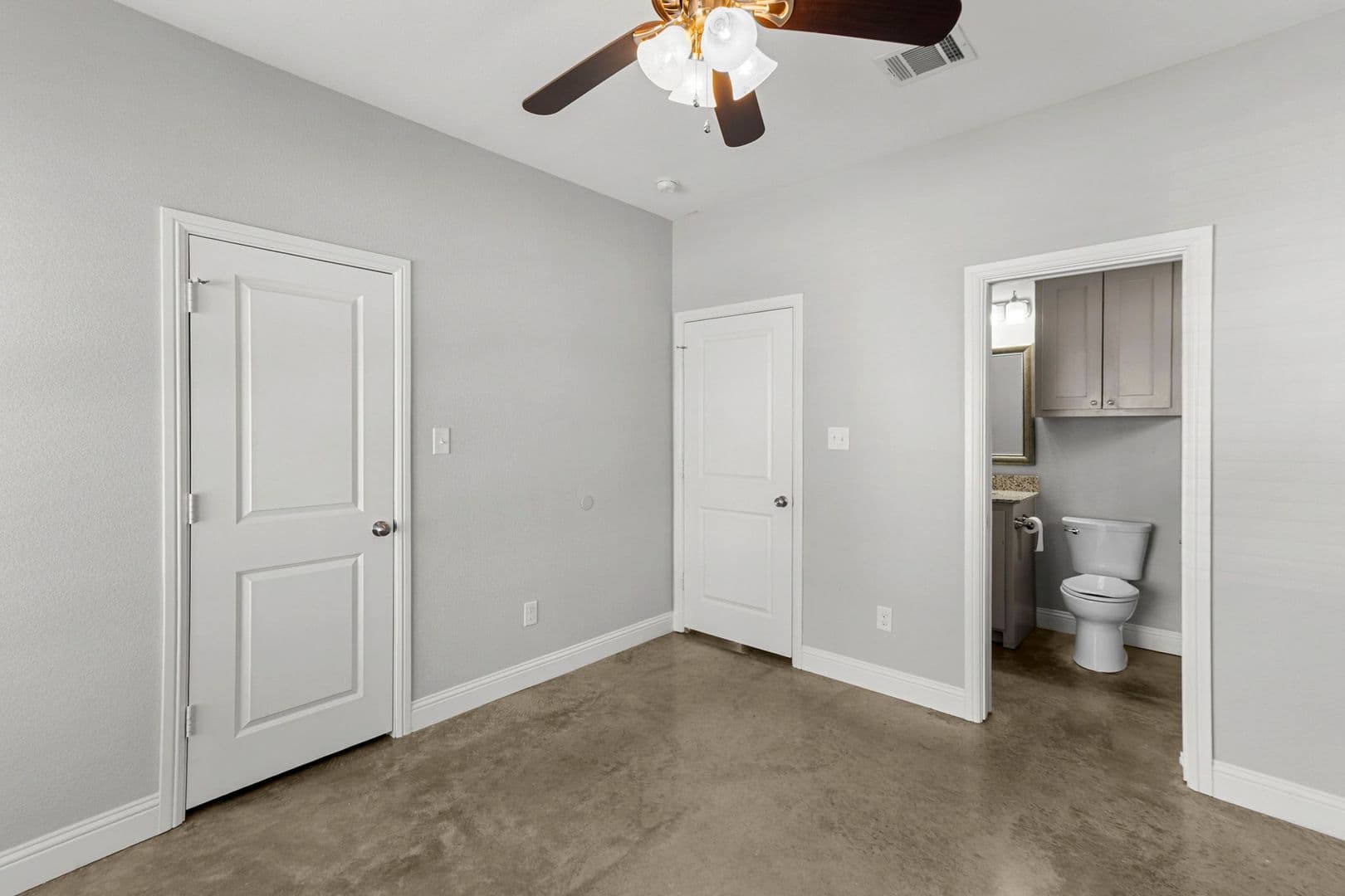 Fort Worth House: 2806 Gordon Ave