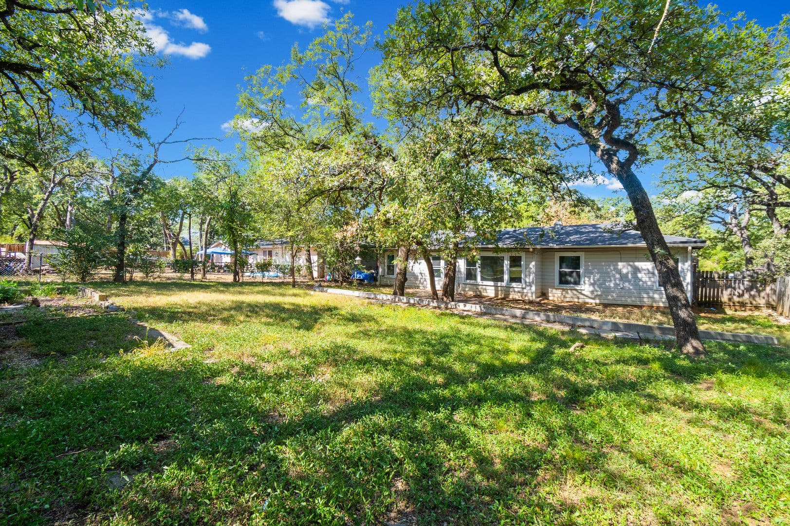 Fort Worth House: 2515 Yeager St