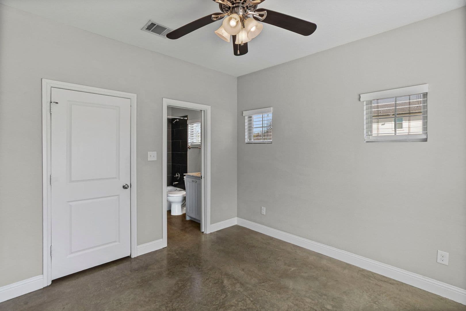 Fort Worth House: 2800 Gordon Ave