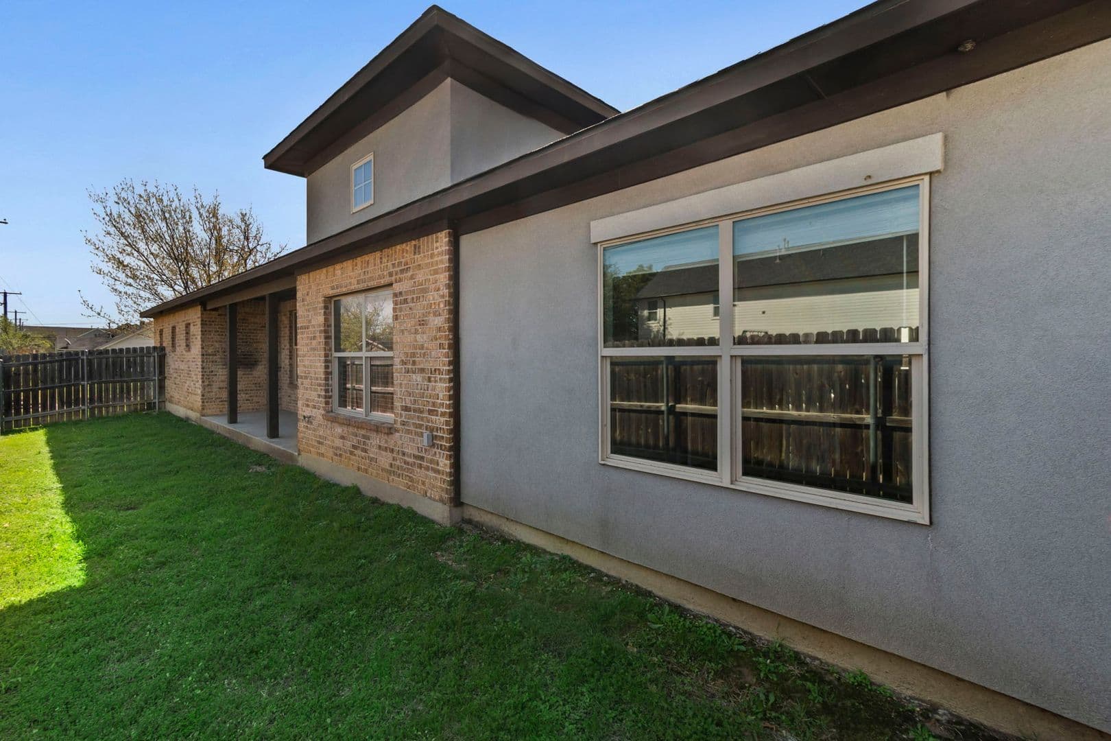 Fort Worth House: 2800 Gordon Ave