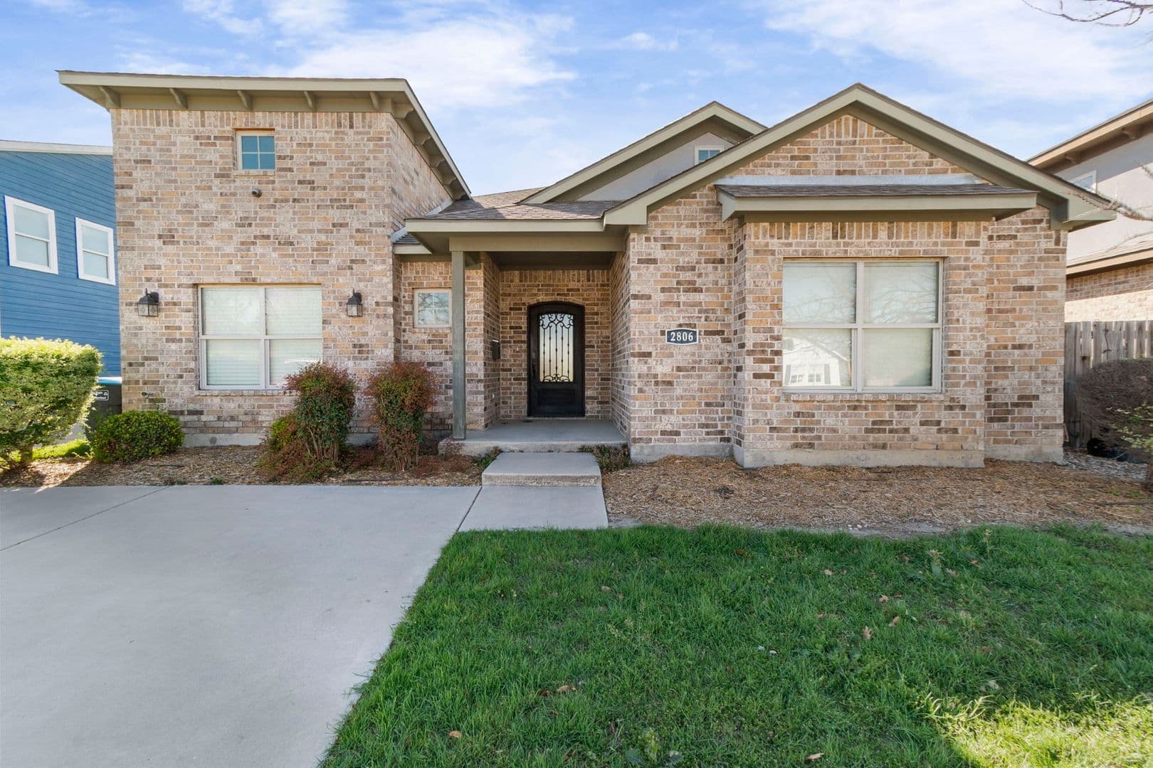 Fort Worth House: 2806 Gordon Ave