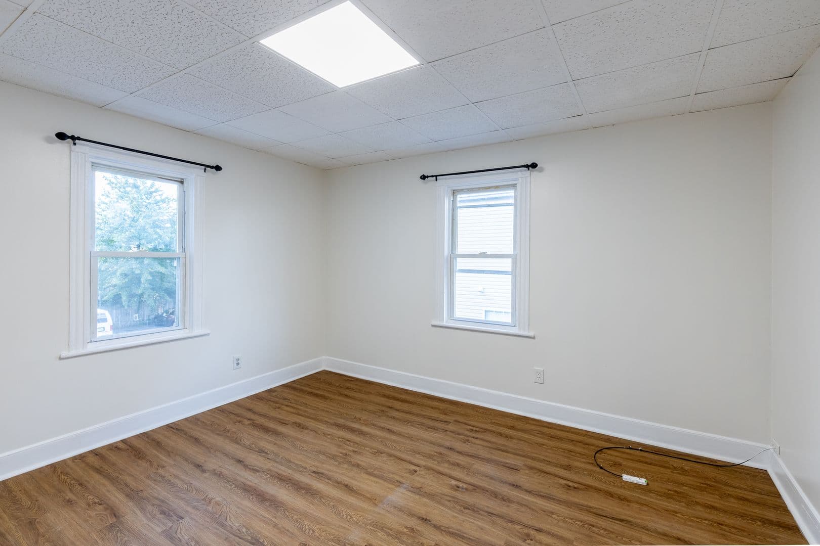 Dunellen Apartment: 348 Front St