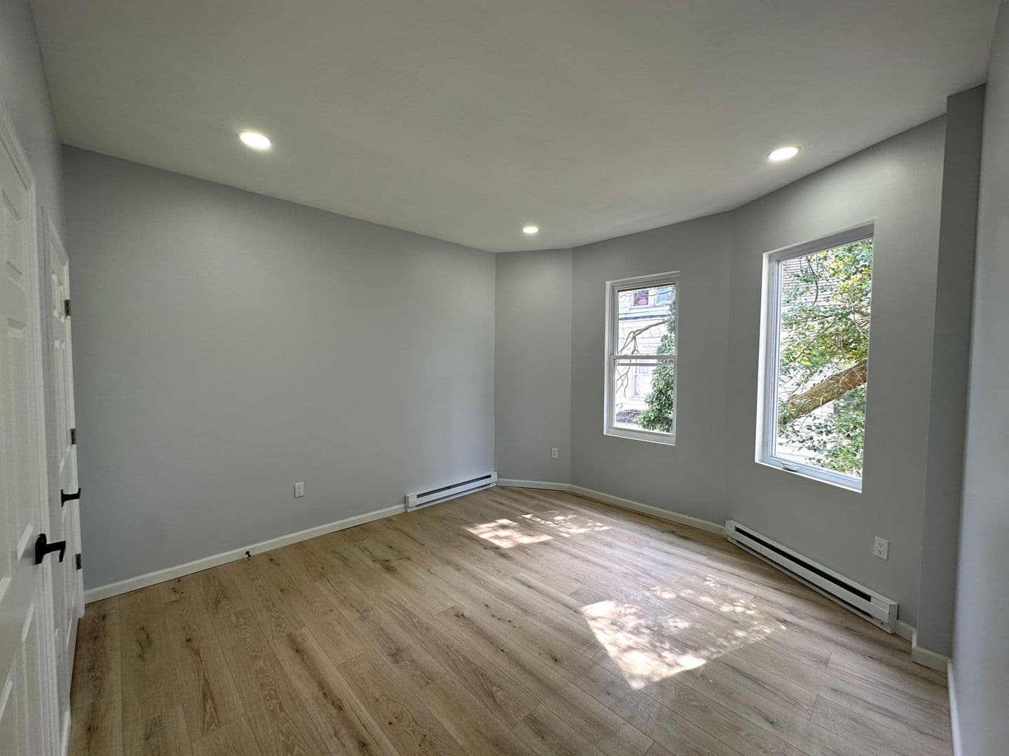 Trenton Apartment: 1109 W State St