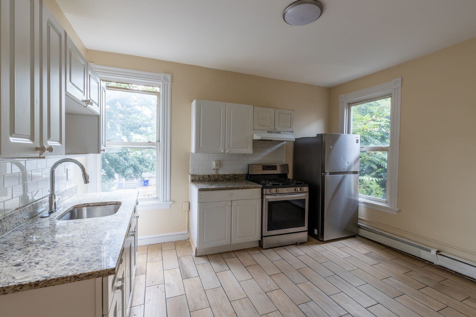 New Brunswick Apartment: 204 Redmond St