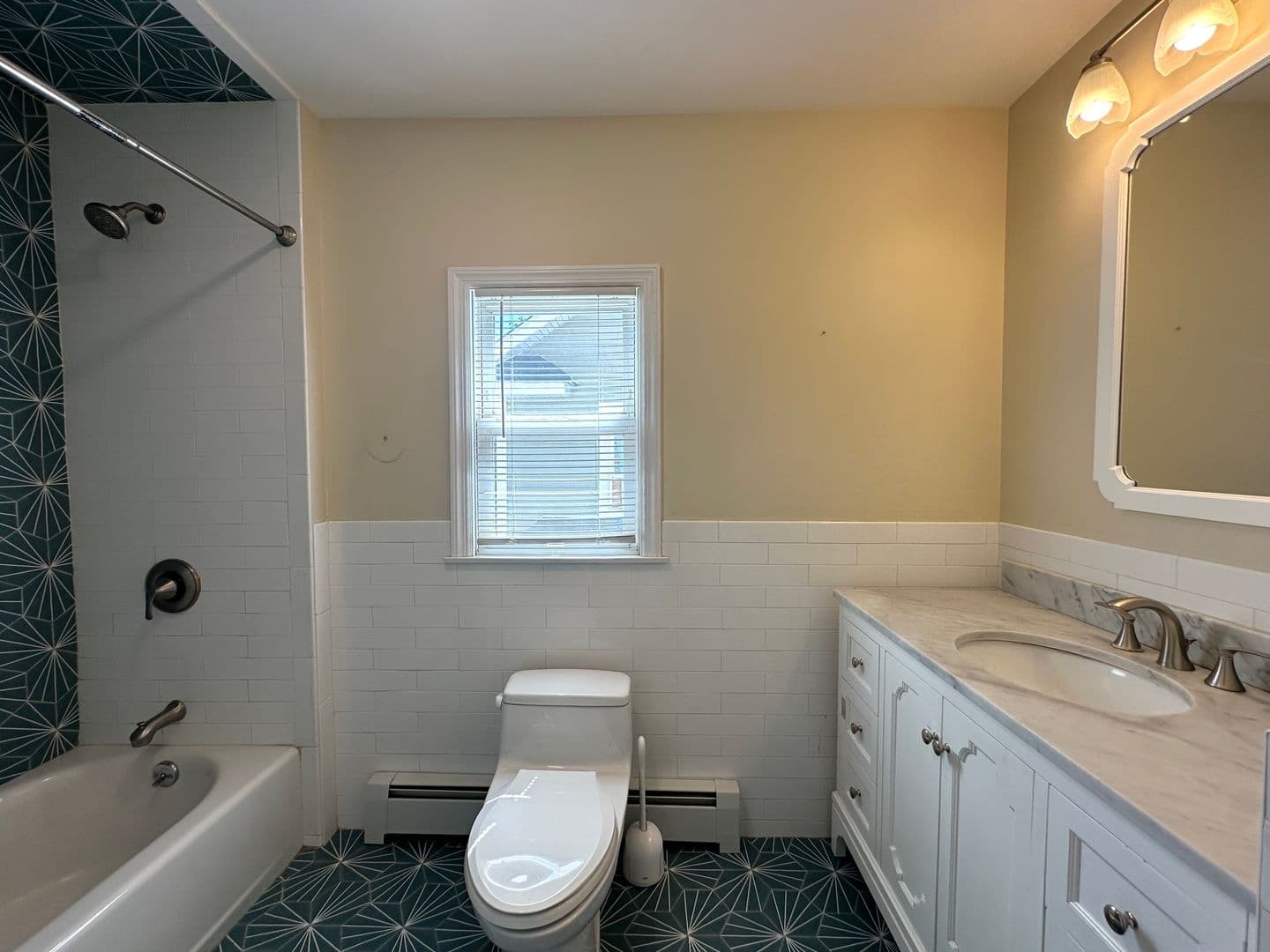Roselle Park House: 321 Hemlock St