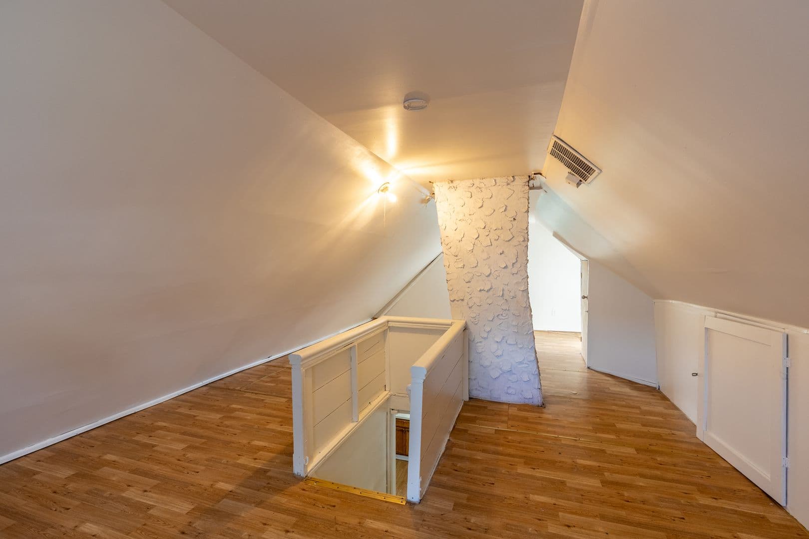 Dunellen Apartment: 348 Front St