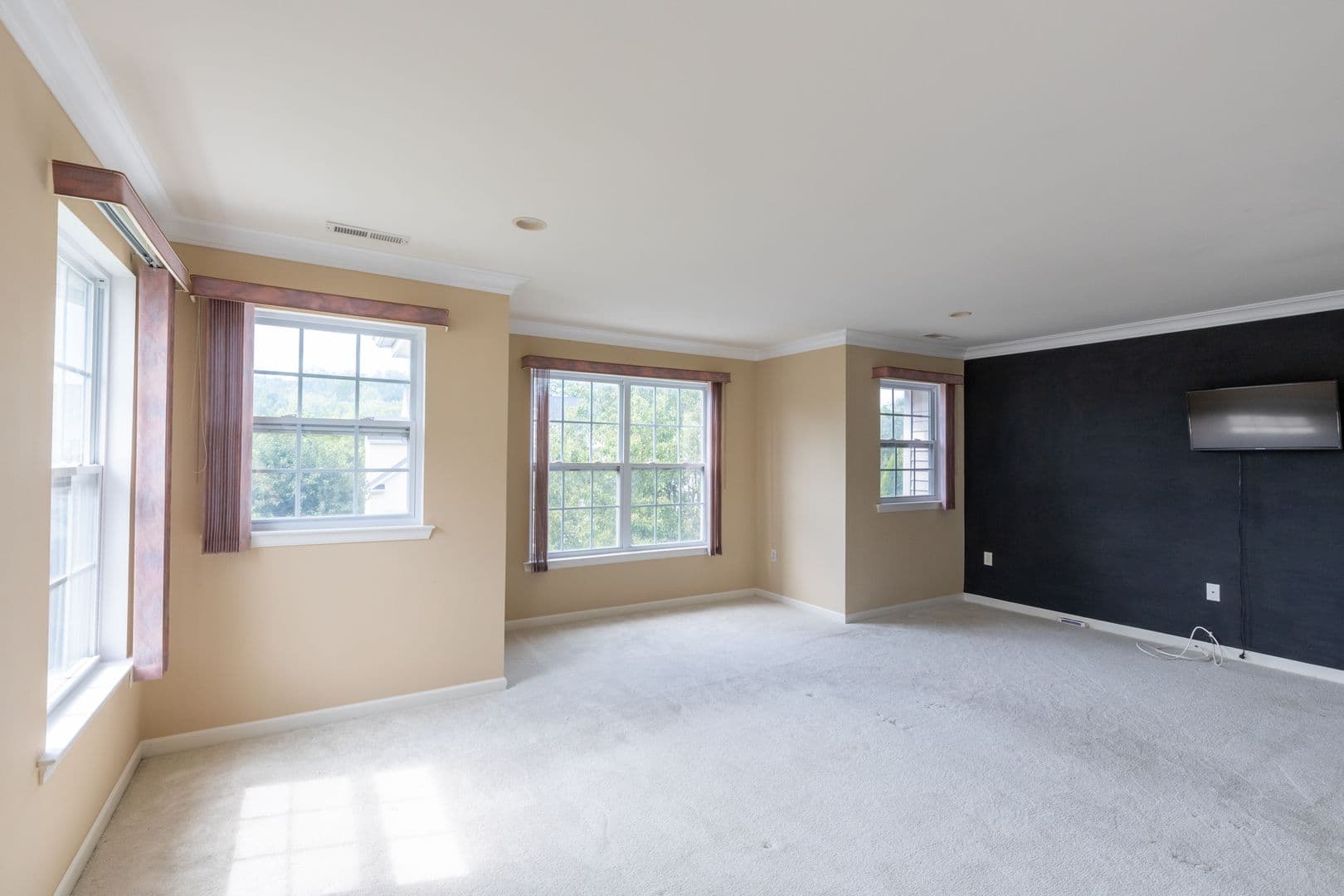 Franklin Park House: 87 Timber Hill Dr