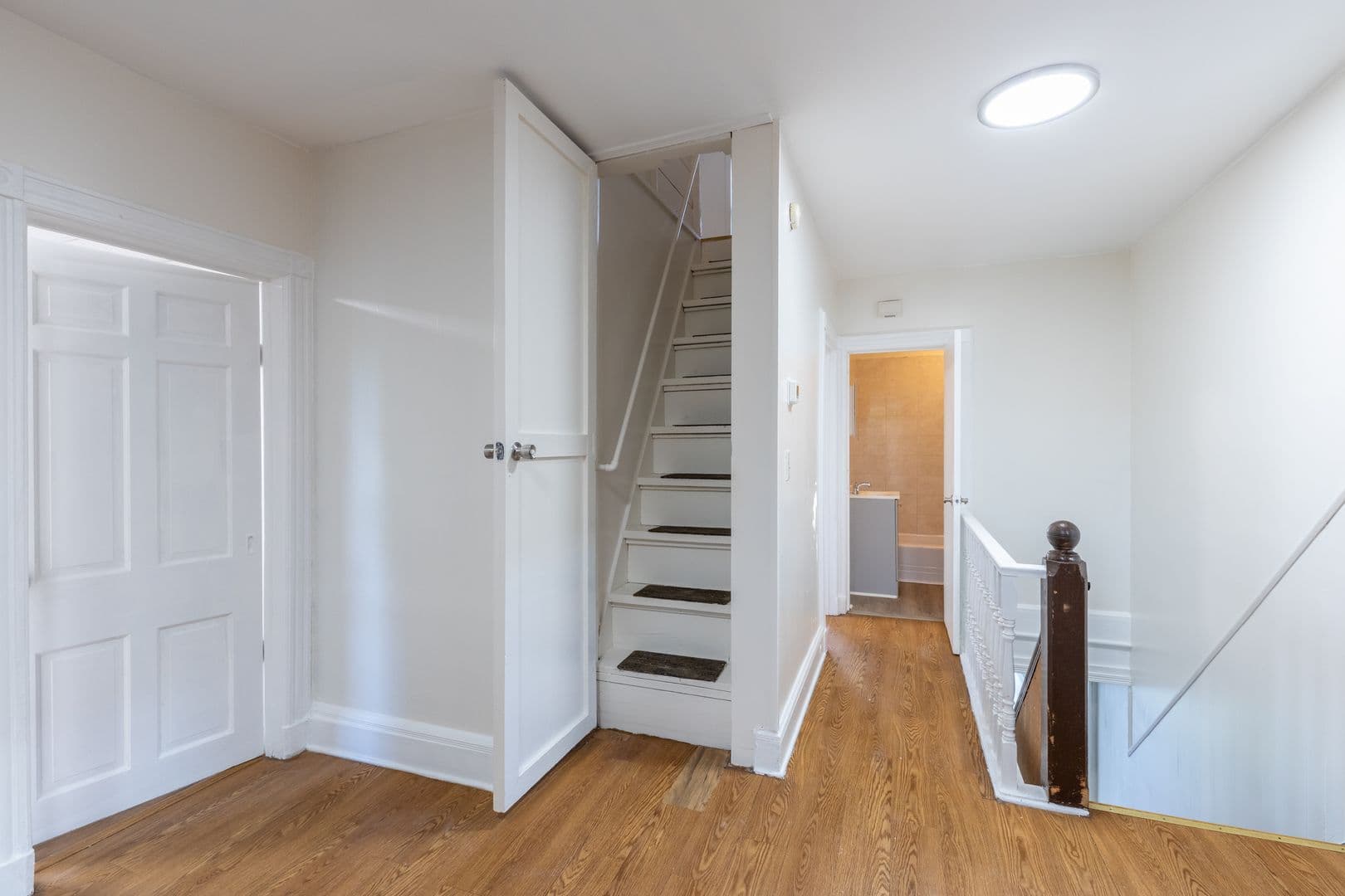 Dunellen Apartment: 348 Front St