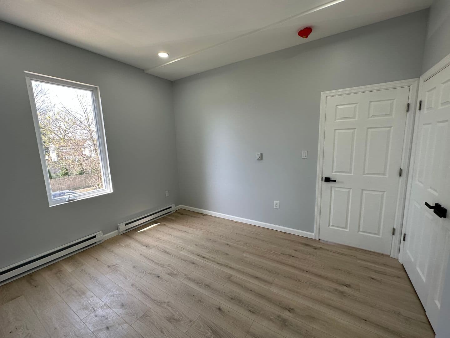 Trenton Apartment: 1109 W State St