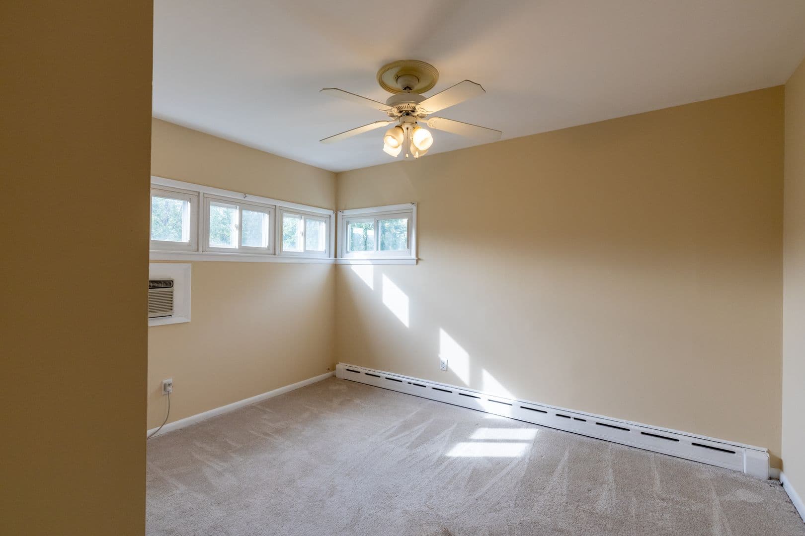 Highland Park Apartment: 110 N 2nd Ave